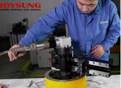 Metodo di installazione della macchina per l'elaborazione della flangia portatile FDG610